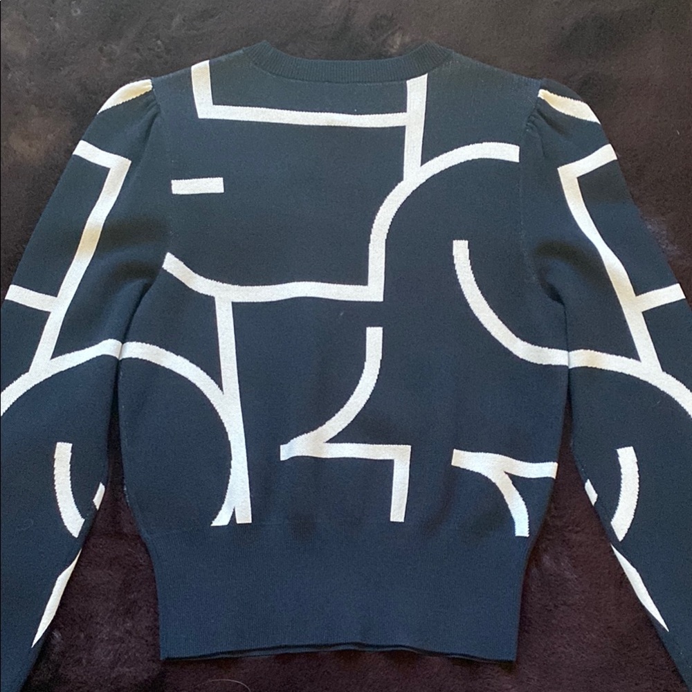 H&M Black and White Graphic Sweater - Picture 4 of 4
